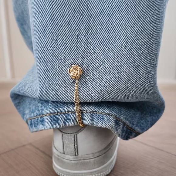 Accessories - NEW ! Gold Rose Chain clip gunmetal silver bronze too READ